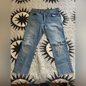 501 Levi’s distressed & cropped with relaxed fit